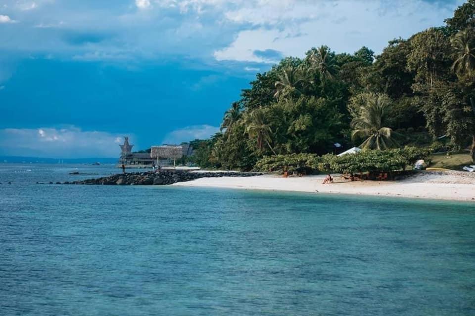 Kembali Condo Resort With Sea View Davao City Buitenkant foto