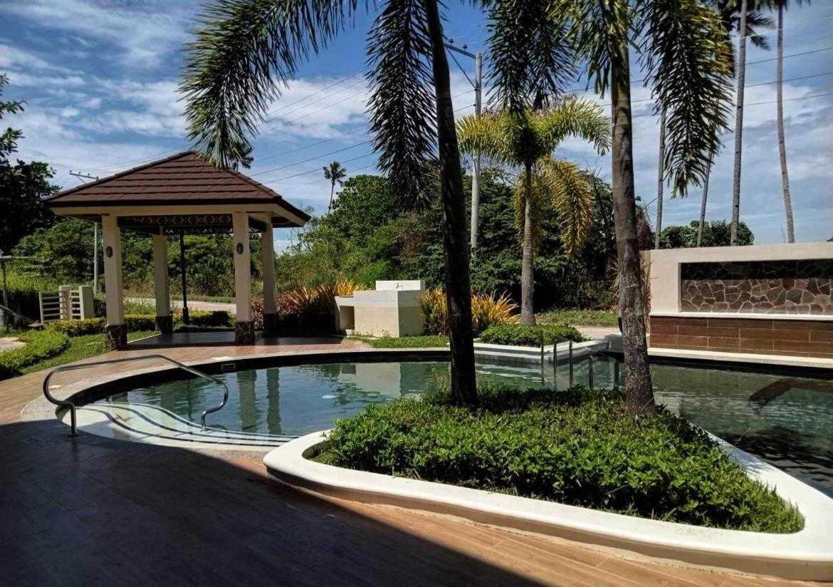 Kembali Condo Resort With Sea View Davao City Buitenkant foto